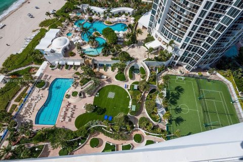 Condominio en venta en Sunny Isles Beach, Florida, 3 dormitorios, 199.09 m2 № 1939533 - foto 30