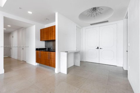 Condominio en venta en Sunny Isles Beach, Florida, 3 dormitorios, 199.09 m2 № 1939533 - foto 6