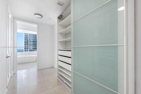 Condominio en venta en Sunny Isles Beach, Florida, 3 dormitorios, 199.09 m2 № 1939533 - foto 18
