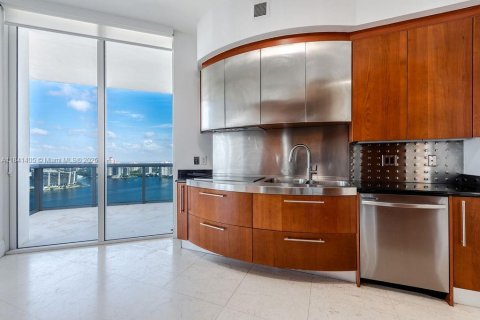 Condominio en venta en Sunny Isles Beach, Florida, 3 dormitorios, 199.09 m2 № 1939533 - foto 3