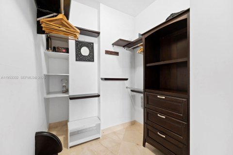 Купить кондоминиум в Санни-Айлс-Бич, Флорида 2 спальни, 133.31м2, № 2054619 - фото 6