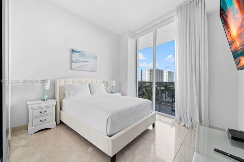 Condo in Sunny Isles Beach, Florida, 2 bedrooms  № 2054619 - photo 29
