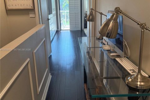Condo in Aventura, Florida, 2 bedrooms  № 2085941 - photo 16