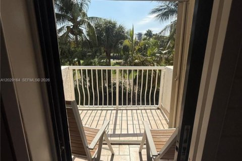Condo in Aventura, Florida, 2 bedrooms  № 2085941 - photo 27