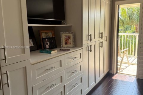 Condo in Aventura, Florida, 2 bedrooms  № 2085941 - photo 22