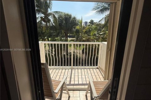 Condo in Aventura, Florida, 2 bedrooms  № 2085941 - photo 28