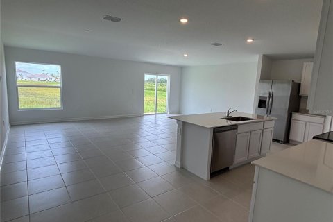 Casa en alquiler en Winter Haven, Florida, 4 dormitorios, 201.97 m2 № 1916744 - foto 3