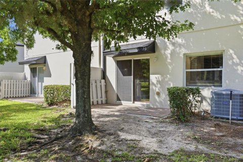 Townhouse in Orlando, Florida 3 bedrooms, 140.28 sq.m. № 2148008 - photo 28