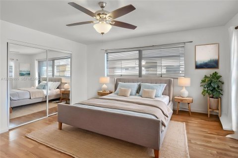 Condo in Hallandale Beach, Florida, 2 bedrooms № 2186312 - photo 10