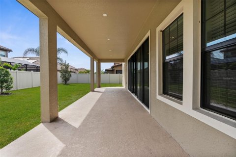 Casa en venta en Land O' Lakes, Florida, 5 dormitorios, 326.83 m2 № 1718829 - foto 9