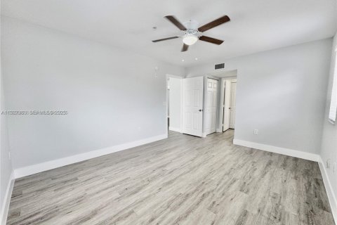 Copropriété à louer à Pembroke Pines, Floride: 2 chambres, 98.94 m2 № 1986977 - photo 12