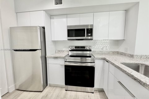 Copropriété à louer à Pembroke Pines, Floride: 2 chambres, 98.94 m2 № 1986977 - photo 5