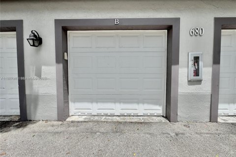 Copropriété à louer à Pembroke Pines, Floride: 2 chambres, 98.94 m2 № 1986977 - photo 16