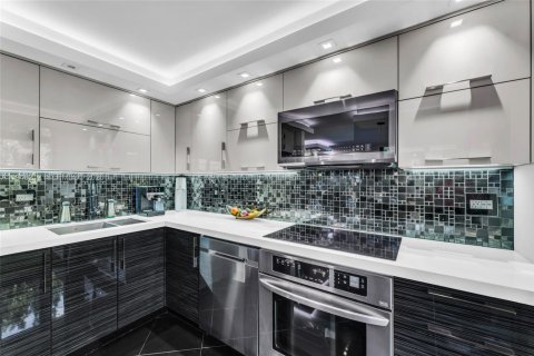 Copropriété à vendre à Miami, Floride: 2 chambres, 111.2 m2 № 2004549 - photo 2