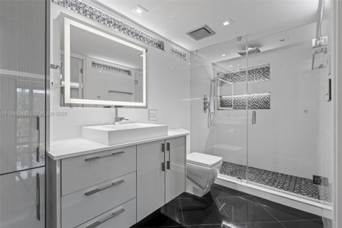 Copropriété à vendre à Miami, Floride: 2 chambres, 111.2 m2 № 2004549 - photo 8