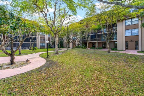 Copropriété à vendre à Miami, Floride: 2 chambres, 111.2 m2 № 2004549 - photo 15