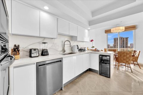 Condo in Aventura, Florida, 3 bedrooms  № 1959747 - photo 21