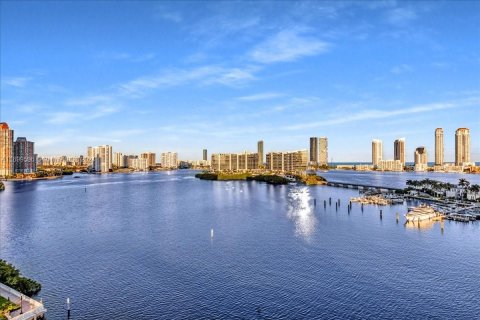 Condo in Aventura, Florida, 3 bedrooms  № 1959747 - photo 1
