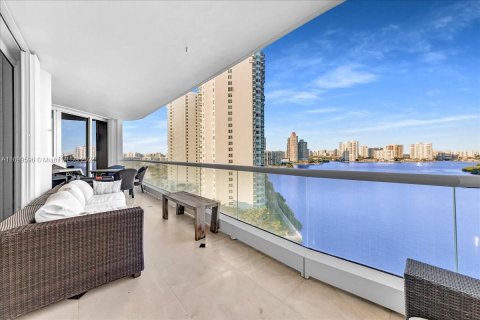 Condo in Aventura, Florida, 3 bedrooms  № 1959747 - photo 9