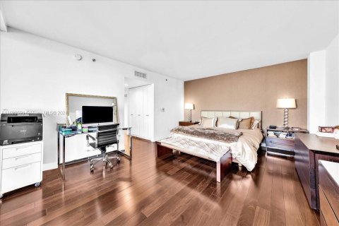 Condo in Aventura, Florida, 3 bedrooms  № 1959747 - photo 27