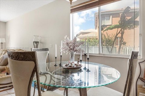 House in Coconut Creek, Florida 4 bedrooms, 217.21 sq.m. № 1872000 - photo 13