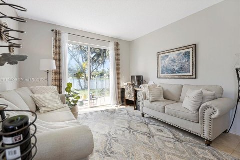 House in Coconut Creek, Florida 4 bedrooms, 217.21 sq.m. № 1872000 - photo 19