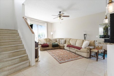 House in Coconut Creek, Florida 4 bedrooms, 217.21 sq.m. № 1872000 - photo 18