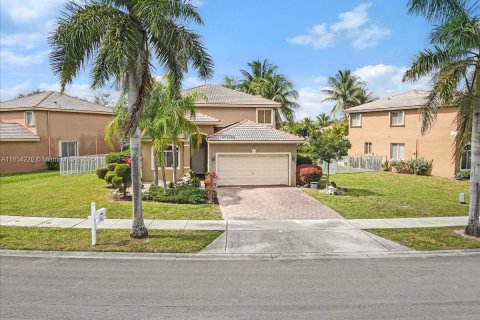 House in Coconut Creek, Florida 4 bedrooms, 217.21 sq.m. № 1872000 - photo 2
