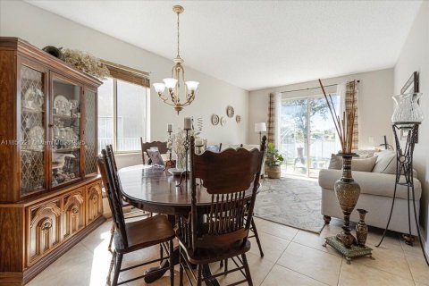 House in Coconut Creek, Florida 4 bedrooms, 217.21 sq.m. № 1872000 - photo 14