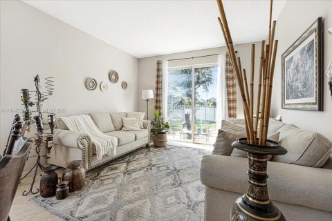 House in Coconut Creek, Florida 4 bedrooms, 217.21 sq.m. № 1872000 - photo 20