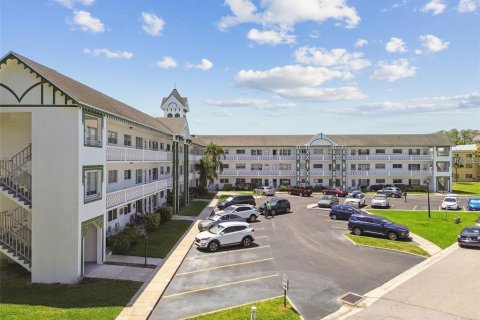 Condo in Clearwater, Florida, 2 bedrooms  № 2202442