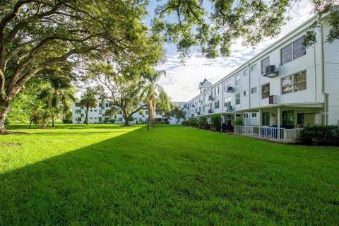 Condo in Clearwater, Florida, 2 bedrooms № 2202442 - photo 25