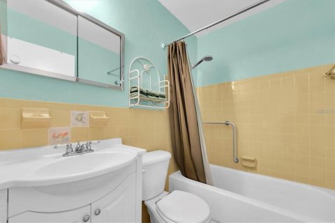 Condo in Clearwater, Florida, 2 bedrooms № 2202442 - photo 23