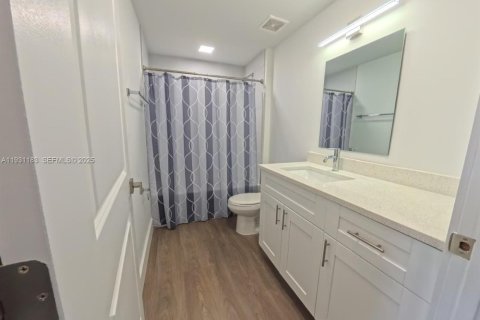 Снять в аренду квартиру в Майами, Флорида 1 спальня, 38.09м2, № 1989555 - фото 9