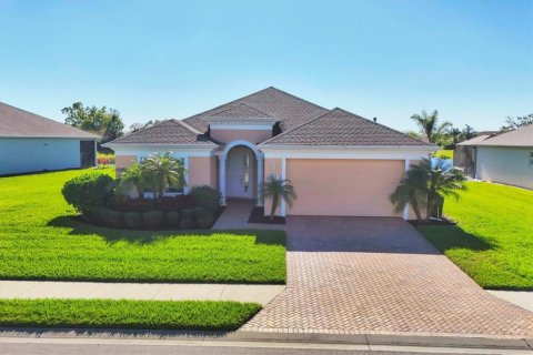 House in Bradenton, Florida 2 bedrooms, 169.73 sq.m. № 1538079 - photo 3