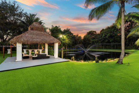 Villa ou maison à louer à Davie, Floride: 7 chambres, 564.94 m2 № 1890779 - photo 14