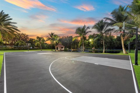 Villa ou maison à louer à Davie, Floride: 7 chambres, 564.94 m2 № 1890779 - photo 13