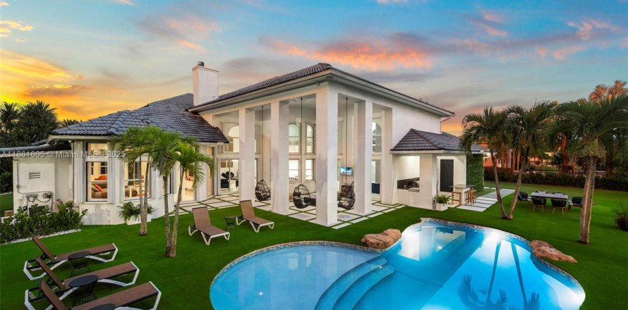 Villa ou maison à Davie, Floride 7 chambres, 564.94 m2 № 1890779