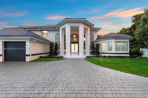Villa ou maison à louer à Davie, Floride: 7 chambres, 564.94 m2 № 1890779 - photo 3