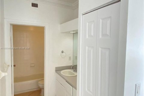 Купить кондоминиум в Майами-Бич, Флорида 2 спальни, 83.8м2, № 1958602 - фото 27