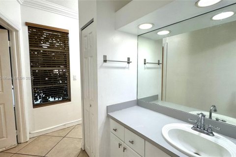 Купить кондоминиум в Майами-Бич, Флорида 2 спальни, 83.8м2, № 1958602 - фото 25