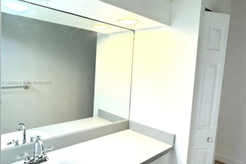 Купить кондоминиум в Майами-Бич, Флорида 2 спальни, 83.8м2, № 1958602 - фото 30