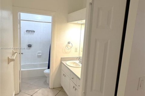 Купить кондоминиум в Майами-Бич, Флорида 2 спальни, 83.8м2, № 1958602 - фото 29