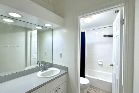 Купить кондоминиум в Майами-Бич, Флорида 2 спальни, 83.8м2, № 1958602 - фото 24