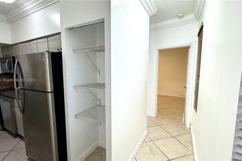 Купить кондоминиум в Майами-Бич, Флорида 2 спальни, 83.8м2, № 1958602 - фото 11