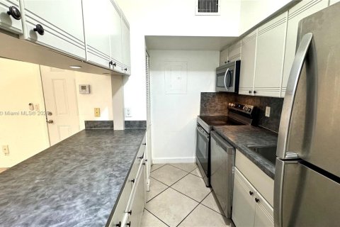 Купить кондоминиум в Майами-Бич, Флорида 2 спальни, 83.8м2, № 1958602 - фото 10