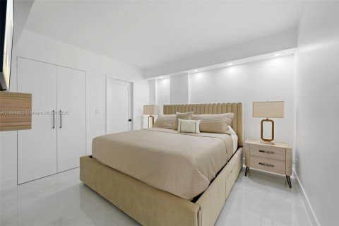 Condo in Sunny Isles Beach, Florida, 2 bedrooms  № 2012622 - photo 11