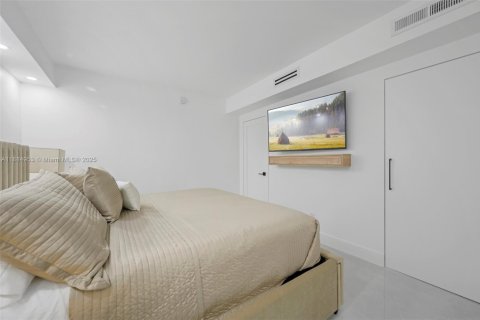 Condo in Sunny Isles Beach, Florida, 2 bedrooms  № 2012622 - photo 12