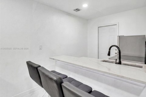 Commercial property in Hollywood, Florida № 2187733 - photo 23