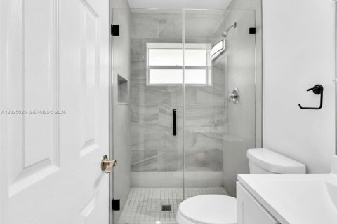 Commercial property in Hollywood, Florida № 2187733 - photo 26